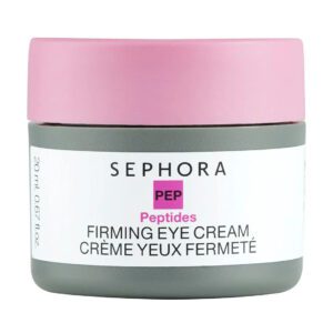 Texture lisse et onctueuse de la Crème Yeux Fermeté Sephora appliquée sur le dos de la main.